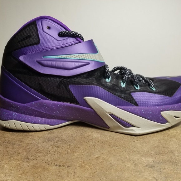 Nike Lebron Zoom Soldier 8 main image 4